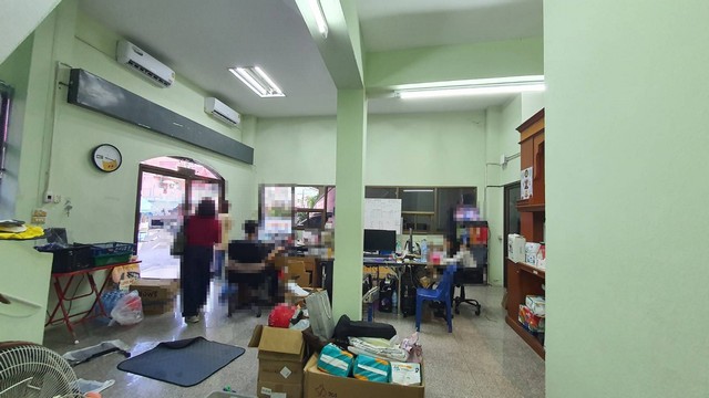 For SaleWarehouseSamut Prakan,Samrong : Warehouse for sale & 3-story office building, area 180 sq m., usable area approximately 950 sq m., Soi Phraeksa 31, Phraeksa, Mueang Samut Prakan, road width 16 meters.