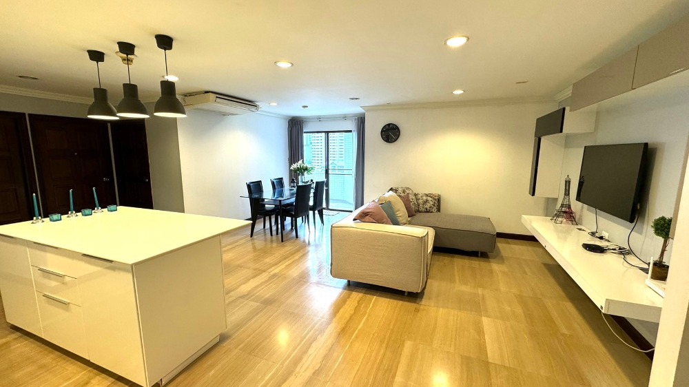 ขายคอนโดสุขุมวิท อโศก ทองหล่อ : Fully Furnished 3 Beds Condo for Sale!