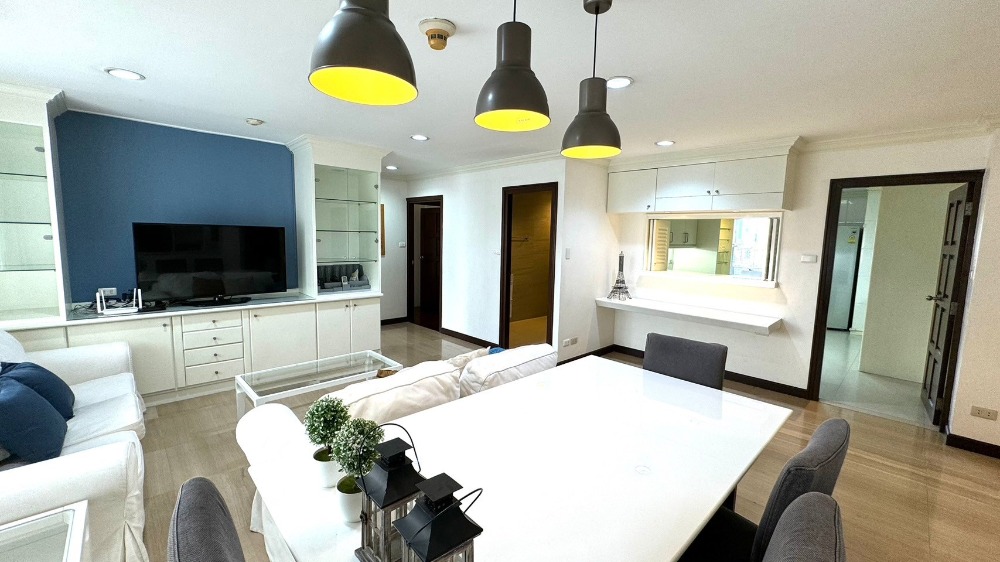 ให้เช่าคอนโดสุขุมวิท อโศก ทองหล่อ : Spacious 3 Beds Condo for Rent!