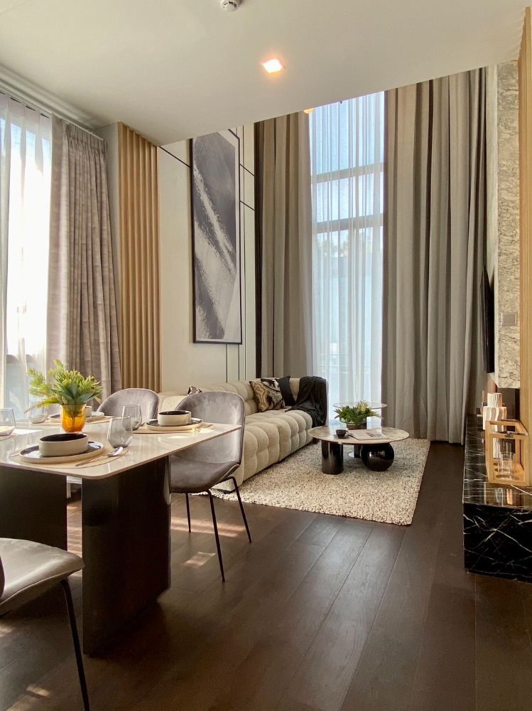 For RentCondoSukhumvit, Asoke, Thonglor : 🔥Available 3 December 2025
Luxury Duplex of 2 bedrooms for rent with stunning city Panorama view , fully modern furnished , only few steps to BTS, Ready to move in