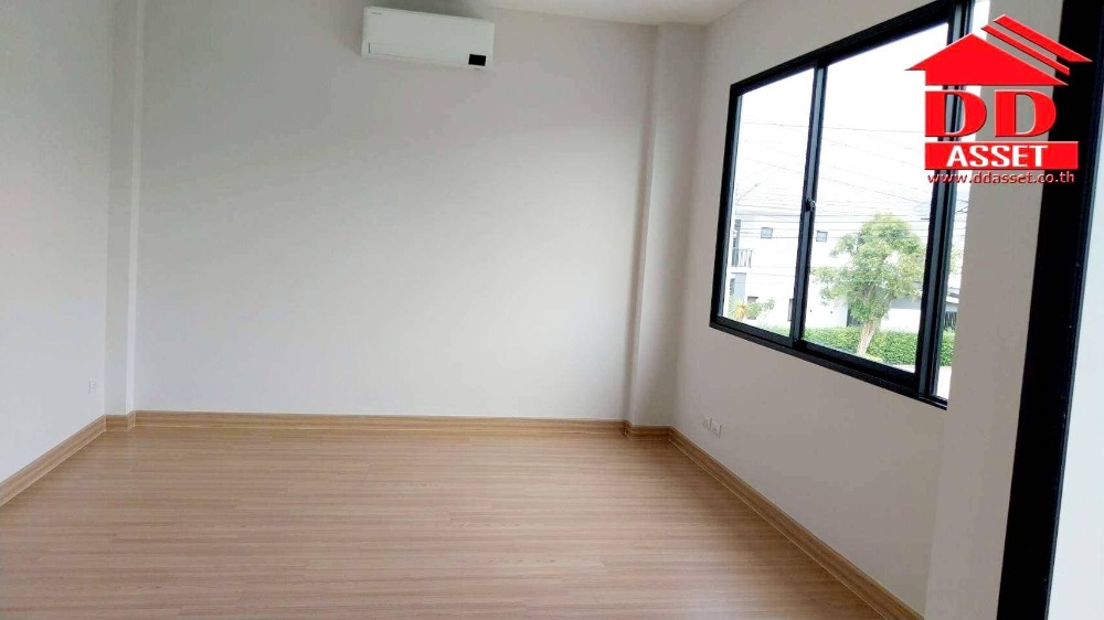 ขายนนทบุรี บางใหญ่ บางบัวทอง : ขายบ้านแฝด 2 ชั้น โครงการ ดิ เอสเซนส์ ชัยพฤกษ์ - วงแหวน (The Essence Chaiyaphruek-Wongwaen)  รหัส H8029