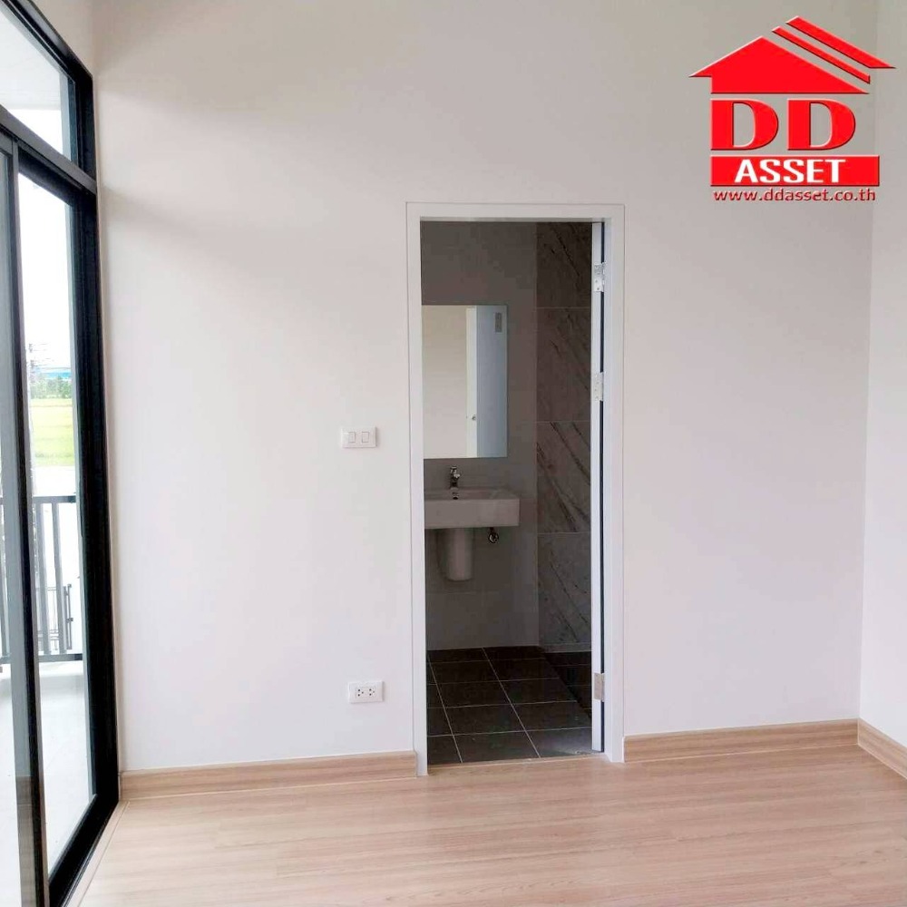 ขายนนทบุรี บางใหญ่ บางบัวทอง : ขายบ้านแฝด 2 ชั้น โครงการ ดิ เอสเซนส์ ชัยพฤกษ์ - วงแหวน (The Essence Chaiyaphruek-Wongwaen)  รหัส H8029