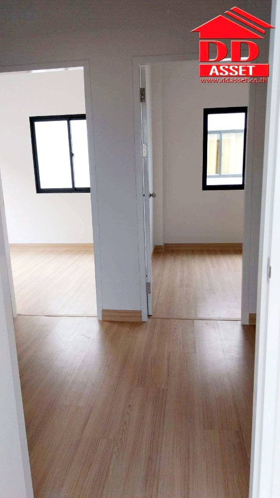 ขายนนทบุรี บางใหญ่ บางบัวทอง : ขายบ้านแฝด 2 ชั้น โครงการ ดิ เอสเซนส์ ชัยพฤกษ์ - วงแหวน (The Essence Chaiyaphruek-Wongwaen)  รหัส H8029