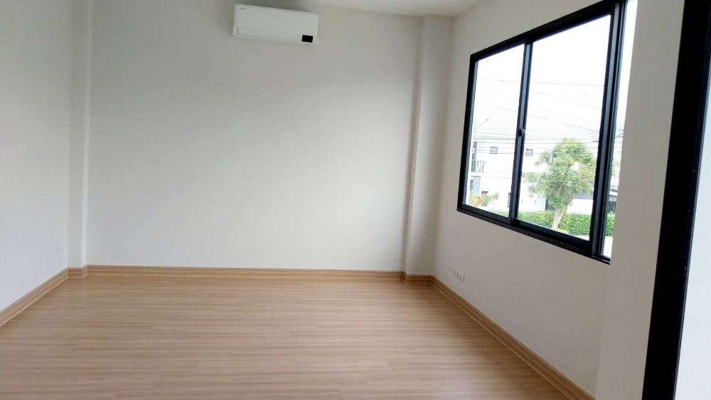 ขายนนทบุรี บางใหญ่ บางบัวทอง : ขายบ้านแฝด 2 ชั้น โครงการ ดิ เอสเซนส์ ชัยพฤกษ์ - วงแหวน (The Essence Chaiyaphruek-Wongwaen)  รหัส H8029