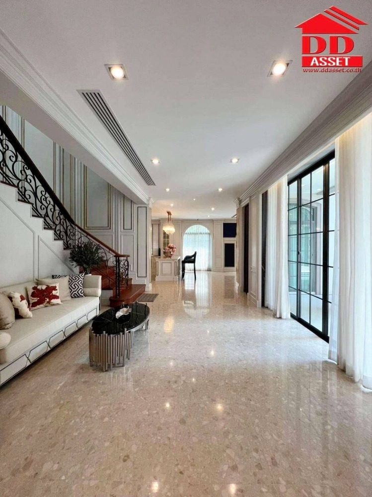 ขายบ้านปิ่นเกล้า จรัญสนิทวงศ์ : ขายคฤหาสน์หรู เดอะแกรนด์ ปิ่นเกล้า The Grand Pinklao ติดถนนบรมราชชนนี Placio de San Telmo (พาลาซิโอ้ เดอ ซาน เตลโม) บ้านมีสระว่ายน้ำกลางบ้าน  รหัส H8031