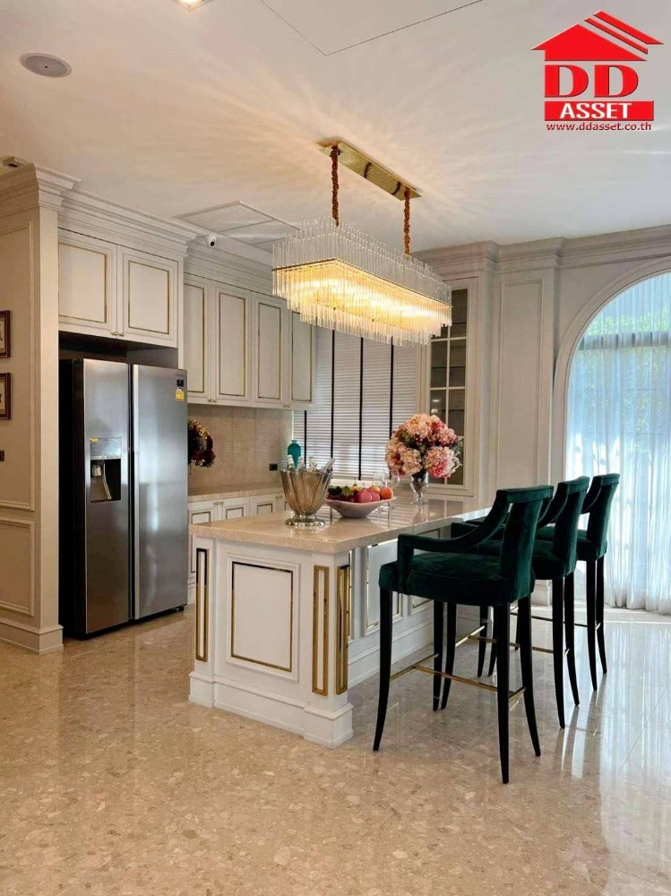 ขายบ้านปิ่นเกล้า จรัญสนิทวงศ์ : ขายคฤหาสน์หรู เดอะแกรนด์ ปิ่นเกล้า The Grand Pinklao ติดถนนบรมราชชนนี Placio de San Telmo (พาลาซิโอ้ เดอ ซาน เตลโม) บ้านมีสระว่ายน้ำกลางบ้าน  รหัส H8031