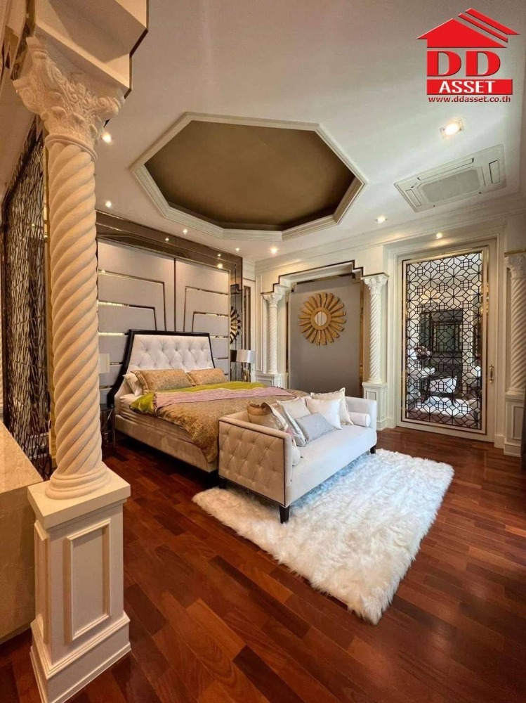 ขายบ้านปิ่นเกล้า จรัญสนิทวงศ์ : ขายคฤหาสน์หรู เดอะแกรนด์ ปิ่นเกล้า The Grand Pinklao ติดถนนบรมราชชนนี Placio de San Telmo (พาลาซิโอ้ เดอ ซาน เตลโม) บ้านมีสระว่ายน้ำกลางบ้าน  รหัส H8031