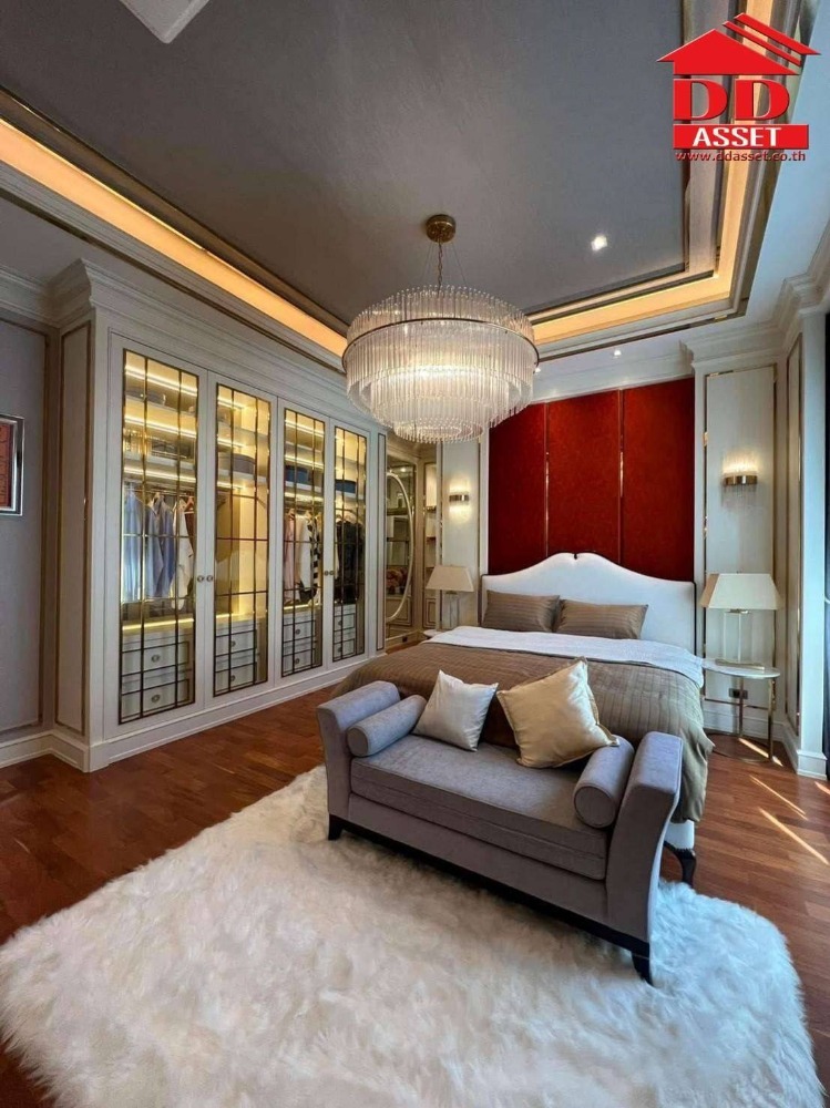 ขายบ้านปิ่นเกล้า จรัญสนิทวงศ์ : ขายคฤหาสน์หรู เดอะแกรนด์ ปิ่นเกล้า The Grand Pinklao ติดถนนบรมราชชนนี Placio de San Telmo (พาลาซิโอ้ เดอ ซาน เตลโม) บ้านมีสระว่ายน้ำกลางบ้าน  รหัส H8031