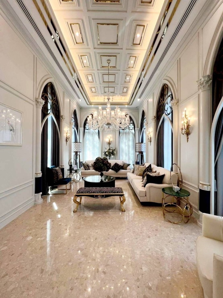 ขายบ้านปิ่นเกล้า จรัญสนิทวงศ์ : ขายคฤหาสน์หรู เดอะแกรนด์ ปิ่นเกล้า The Grand Pinklao ติดถนนบรมราชชนนี Placio de San Telmo (พาลาซิโอ้ เดอ ซาน เตลโม) บ้านมีสระว่ายน้ำกลางบ้าน  รหัส H8031