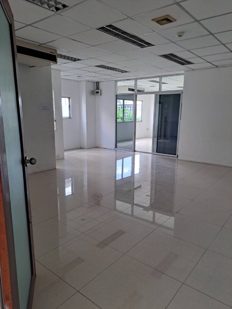 For RentOfficeSukhumvit, Asoke, Thonglor : Office building for rent
