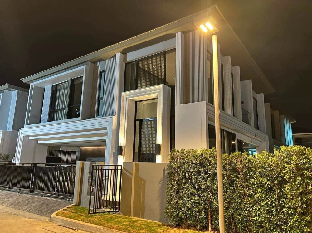 For SaleHouse : 🏡โมเดิร์นพลูวิลล่าบนทำเลศักยภาพ 4 นอน 4 น้ำ เฟอร์ครบหรูหรา เดินทางสะดวก ใกล้สนามบินสุวรรณภูมิ ทางด่วน ถนนสุขาภิบาล2 พร้อมเข้าอยู่