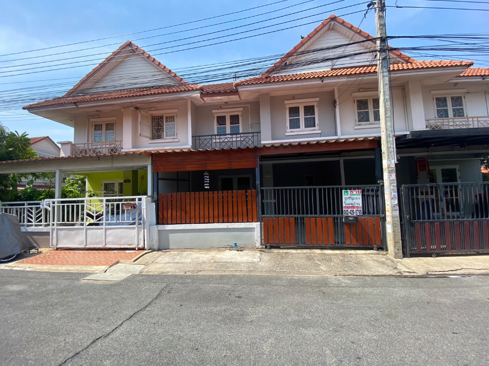 For SaleTownhomeNonthaburi, Bang Yai, Bangbuathong : Townhouse for sale, Pruksa 21, house ready to move in Near Central Westgate, Khlong Thanon, Khlong Bang Phai BTS Station, near the expressway, near the BTS.
