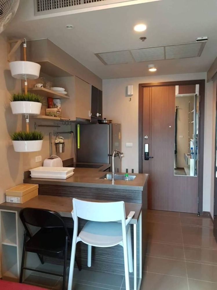 ขายคอนโดสะพานควาย จตุจักร : ขาย ออนิกซ์ พหลโยธิน 1นอน 32ตรม ชั้น10 วิวสระ แถมเฟอร์ฯ เครื่องใช้ไฟฟ้าครบ พร้อมอยู่ คอนโดใกล้ BTS สะพานควาย รพ.เปาโล