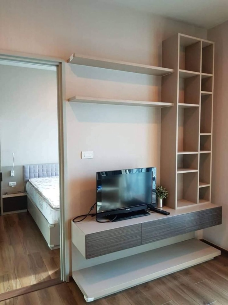 For SaleCondoSapankwai,Jatujak : For SALE Onyx Phahonyothin 1Bed 32sqm 10Fl Pool View Fully Furnished Household Appliances Condo Near BTS Saphan Khwai Paolo Hospital