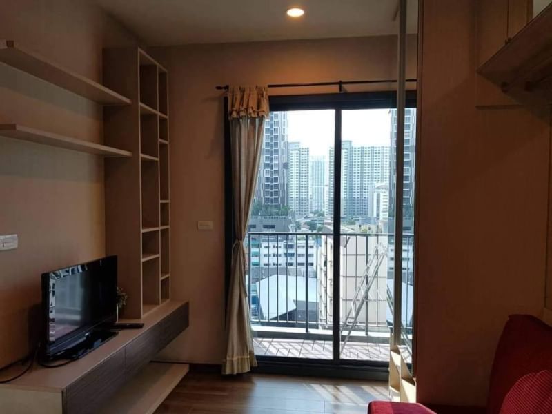 ขายคอนโดสะพานควาย จตุจักร : ขาย ออนิกซ์ พหลโยธิน 1นอน 32ตรม ชั้น10 วิวสระ แถมเฟอร์ฯ เครื่องใช้ไฟฟ้าครบ พร้อมอยู่ คอนโดใกล้ BTS สะพานควาย รพ.เปาโล