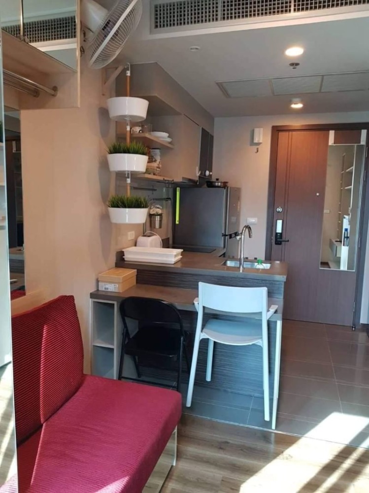 ขายคอนโดสะพานควาย จตุจักร : ขาย ออนิกซ์ พหลโยธิน 1นอน 32ตรม ชั้น10 วิวสระ แถมเฟอร์ฯ เครื่องใช้ไฟฟ้าครบ พร้อมอยู่ คอนโดใกล้ BTS สะพานควาย รพ.เปาโล