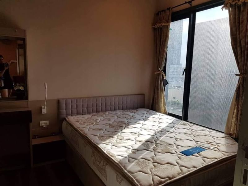 ขายคอนโดสะพานควาย จตุจักร : ขาย ออนิกซ์ พหลโยธิน 1นอน 32ตรม ชั้น10 วิวสระ แถมเฟอร์ฯ เครื่องใช้ไฟฟ้าครบ พร้อมอยู่ คอนโดใกล้ BTS สะพานควาย รพ.เปาโล