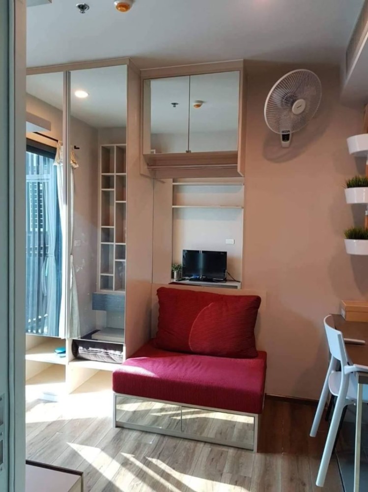 ขายคอนโดสะพานควาย จตุจักร : ขาย ออนิกซ์ พหลโยธิน 1นอน 32ตรม ชั้น10 วิวสระ แถมเฟอร์ฯ เครื่องใช้ไฟฟ้าครบ พร้อมอยู่ คอนโดใกล้ BTS สะพานควาย รพ.เปาโล