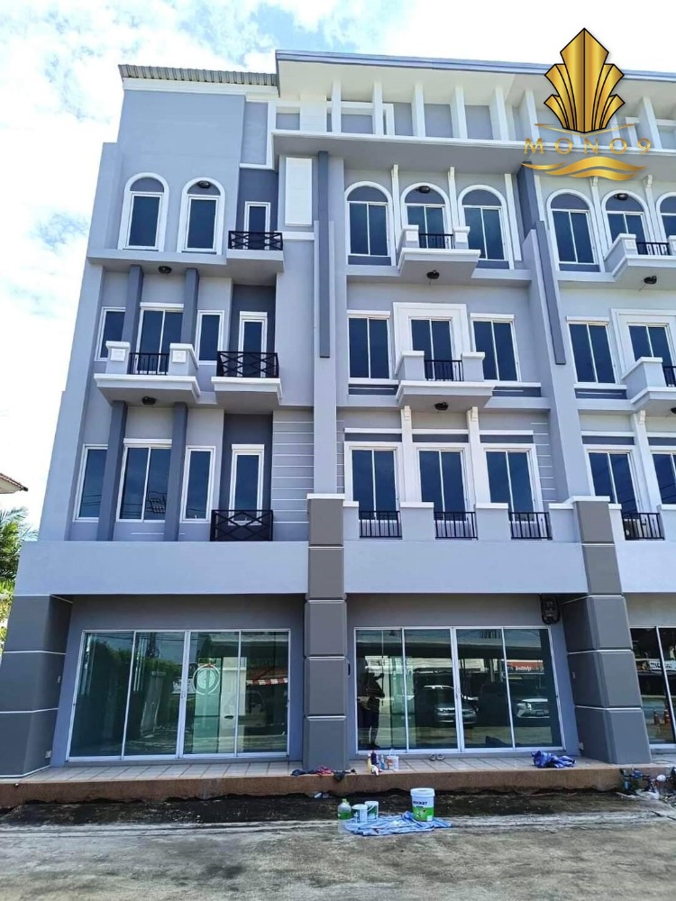 For SaleShop HouseNawamin, Ramindra : Commercial building for sale Next to Hathairat Road, 4 floors, 2 units, House The Hamburg, able to do business, completely renovated.