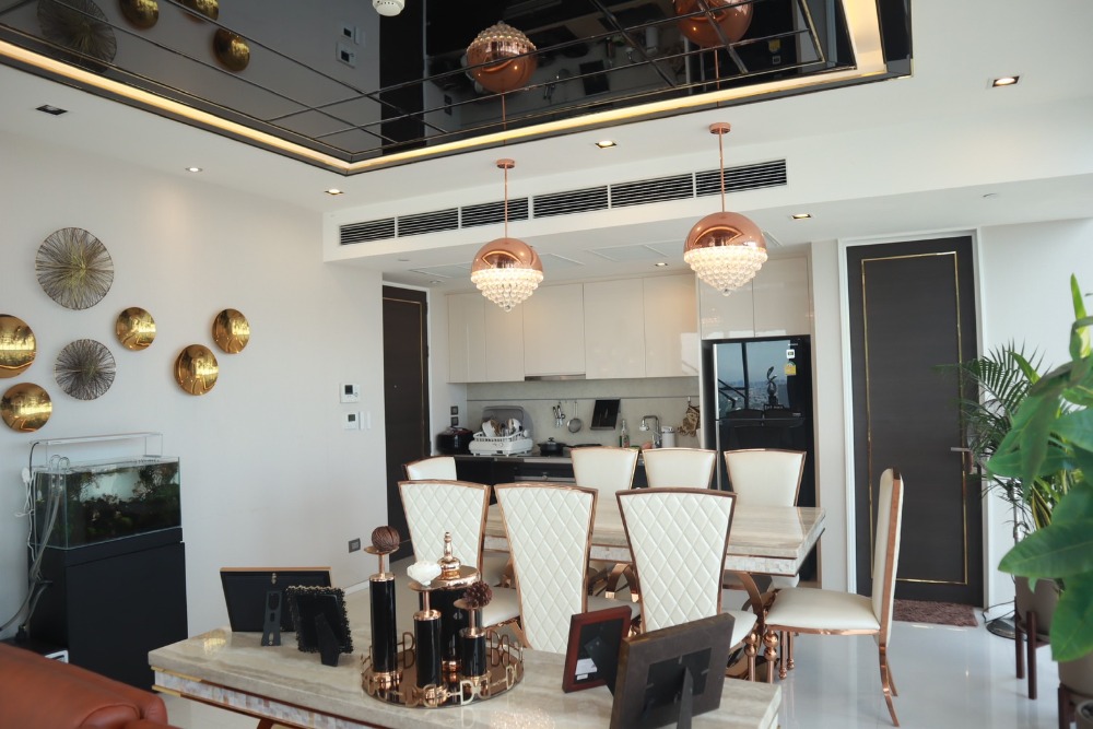 ขายคอนโดสาทร นราธิวาส : 🌟Duplex 1 นอนขนาดใหญ่ 120 ตรม ห้องมุมอยู่สบาย เพดานโปร่ง มีลิฟท์ส่วนตัวหน้าห้อง ชั้นสูงเพลิดเพลินกับวิวแม่น้ำเจ้าพระยาที่ The Bangkok Sathorn