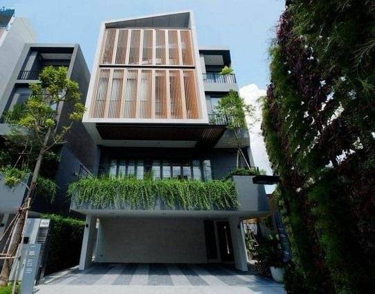For RentHouseOnnut, Udomsuk : 🌟House in quiet and peaceful compound only few units with high security 24 hours, 5 storey with inhouse elevator, large rooftop garden sky view, backyard garden , modern decoration, 3-4 car park space, ready to move in