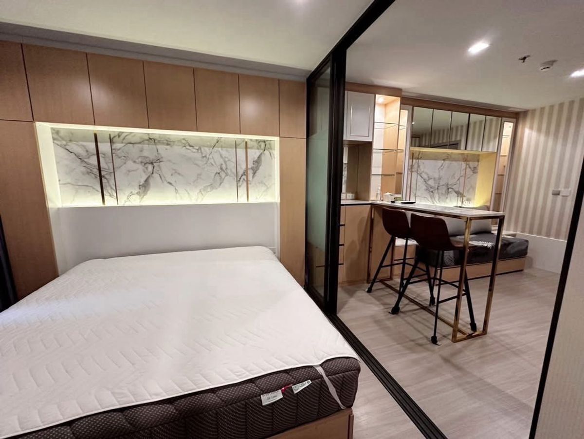 For RentCondoLadprao, Central Ladprao : ❗️Life ladprao ready to move in Life Ladprao (kitchen with glass partition) fully furnished ☎️0631464287 Add Line @551txomc
