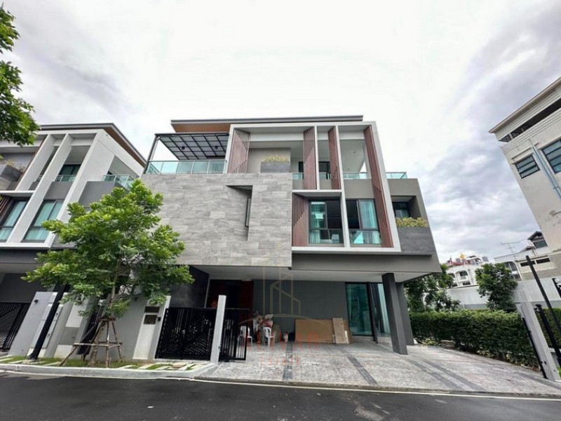 ให้เช่าบ้านพัฒนาการ ศรีนครินทร์ : RH012024 บ้านหรูปล่อยเช่า The Gentry Phatthanakan 5bed 6bath 1maid