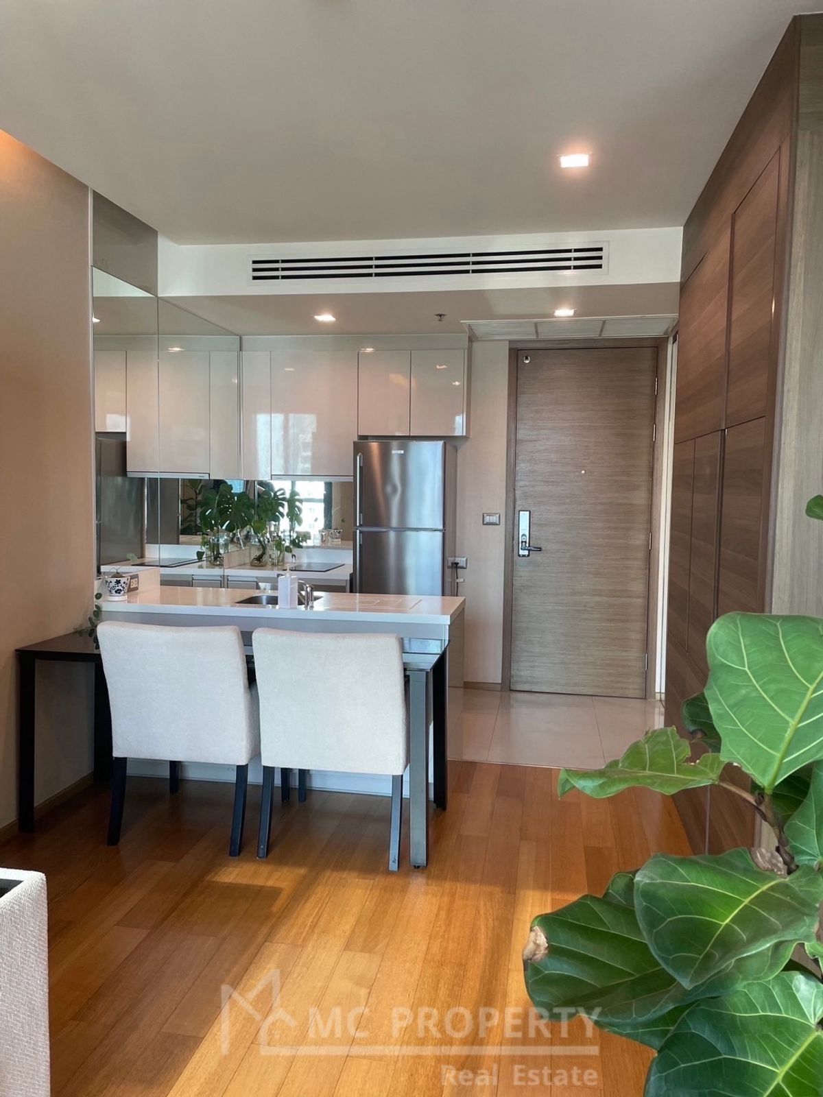 ให้เช่าคอนโดสาทร นราธิวาส : Address Sathorn 56sqm 1 bedroom for rent only 30,000 per month tel 0816878954 line id 0816878954