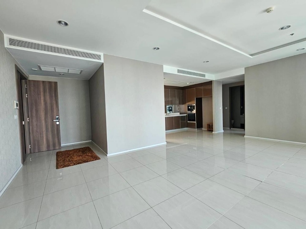 ขายคอนโดสาทร นราธิวาส : ✨เป็นเจ้าของห้องริมแม่น้ำ ใช้เวลาผ่อนคลายกับครอบครัว 3 ห้องนอน พื้นที่ 160 ตารางเมตร พร้อมระเบียงใหญ่วิวสวย ทำเลดี ใกล้กับ Asiatique และโรงเรียนนานาชาติ Shrewsbury