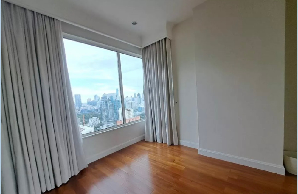 ขายคอนโดวิทยุ ชิดลม หลังสวน : For sale/rent: Luxury condo “Q Langsuan” 3 Bedroom 4 Bathroom 160 SQ.M.