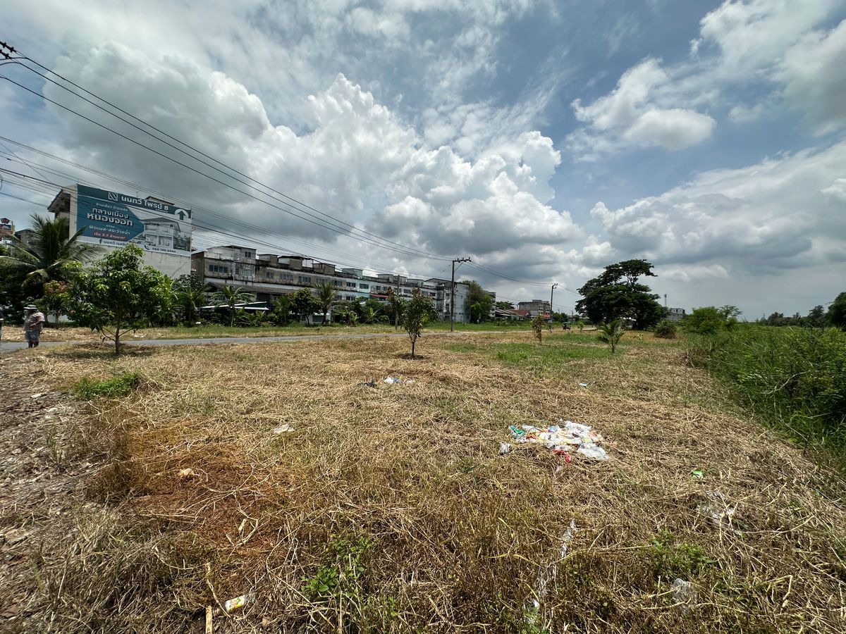 For RentLandMin Buri, Romklao : Land for Rent!! On Riapwari Road. Great for Commercial/Business.