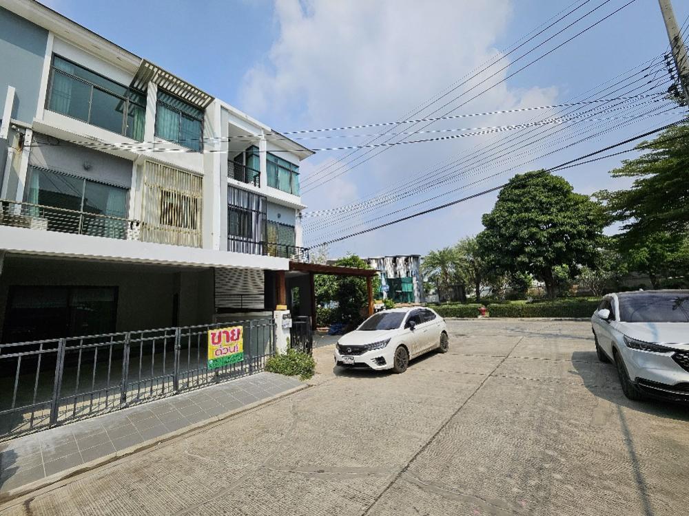 For SaleTownhome : ขายด่วน!!!!ทาวน์โฮม 3 ชั้น วิวสวน ใหม่มาก The Metro รามคำแหง-วงแหวน💵 ราคา 3.99ล้านบาทเท่านั้น!!!เนื้อที่  18.7 ตร.ว. พื้นที่ใช้สอย 148 ตร.ม. หน้ากว้าง 5 เมตร หน้าบ้านทิศใต้