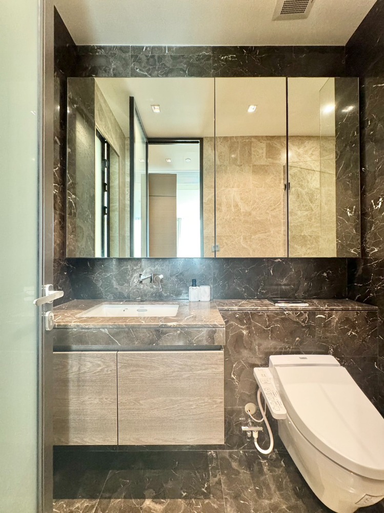 For RentCondoWitthayu, Chidlom, Langsuan, Ploenchit : New 2 bedroom - for rent ready to move in