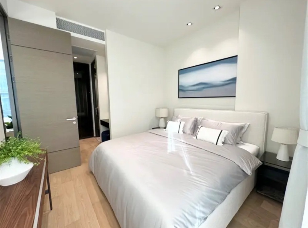 For RentCondoWitthayu, Chidlom, Langsuan, Ploenchit : 1 bedroom for rent, newly decorated, imported furniture. Ready to move in