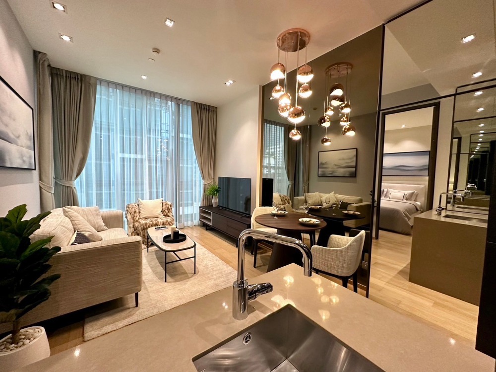 ให้เช่าคอนโดวิทยุ ชิดลม หลังสวน : ให้เช่า 1 ห้องนอน ตกแต่งใหม่ เฟอร์นิเจอร์นำเข้า พร้อมเข้าอยู่