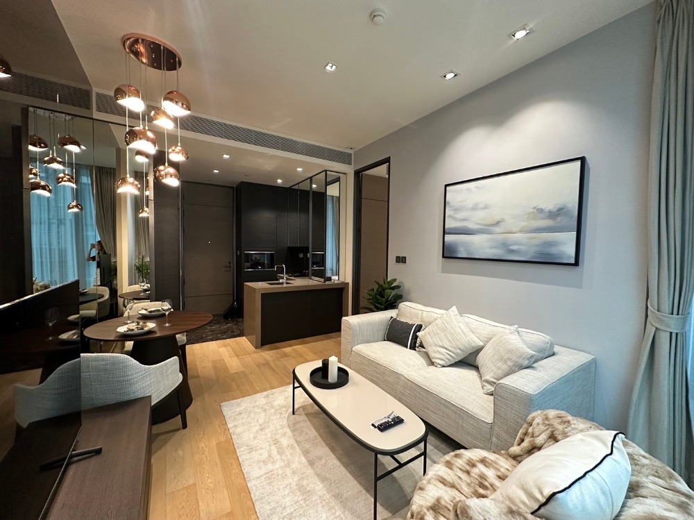 For RentCondoWitthayu, Chidlom, Langsuan, Ploenchit : 1 bedroom for rent, newly decorated, imported furniture. Ready to move in