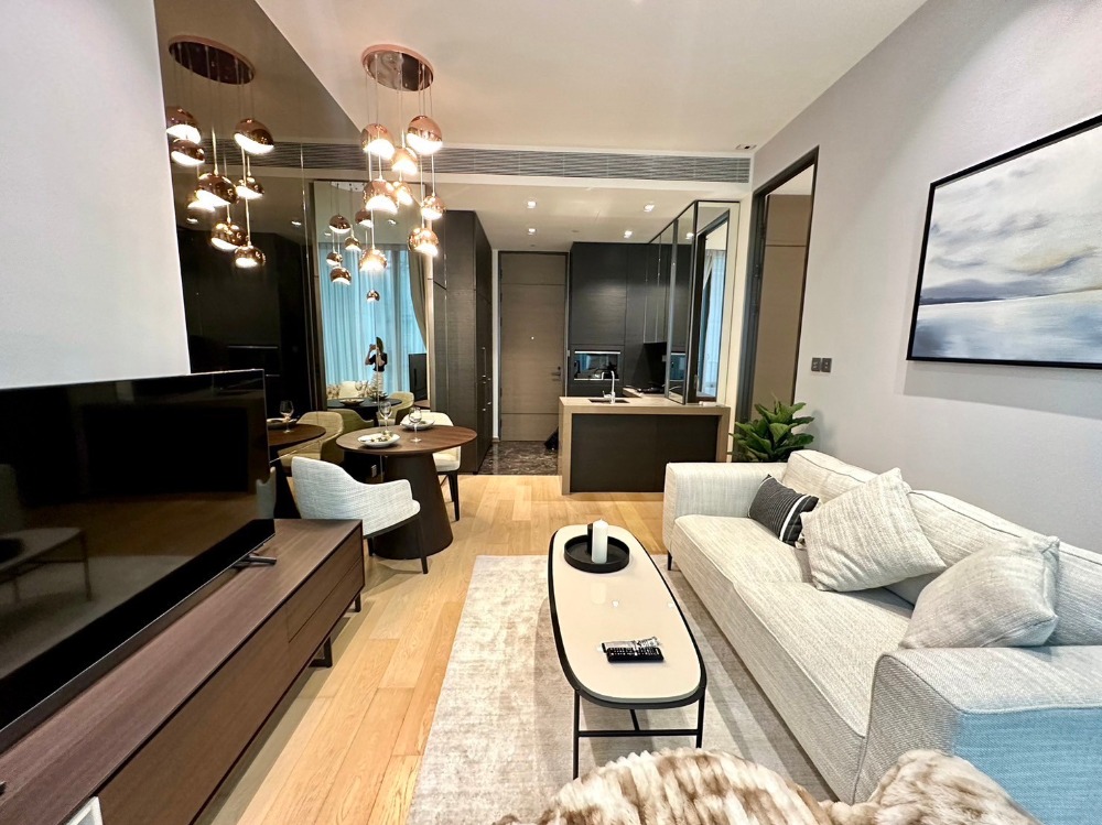 For RentCondoWitthayu, Chidlom, Langsuan, Ploenchit : 1 bedroom for rent, newly decorated, imported furniture. Ready to move in