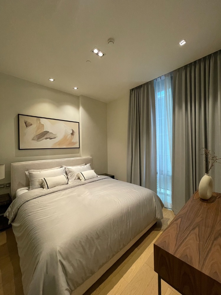 For RentCondoWitthayu, Chidlom, Langsuan, Ploenchit : 1 bedroom for rent, newly decorated, imported furniture. Ready to move in