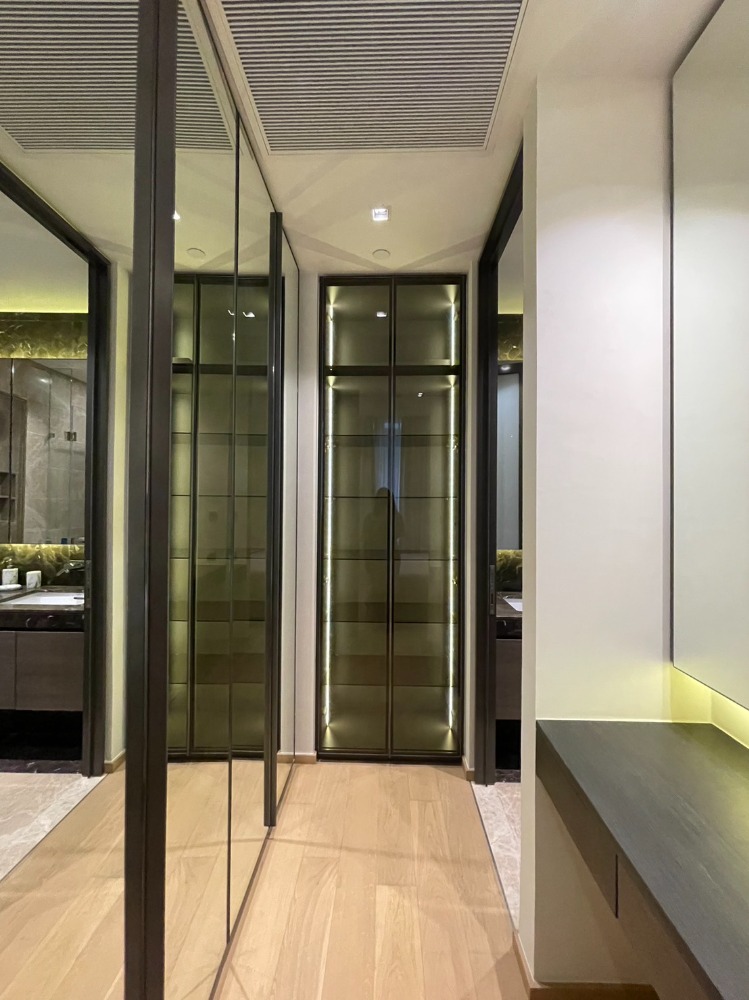 For RentCondoWitthayu, Chidlom, Langsuan, Ploenchit : 1 bedroom for rent, newly decorated, imported furniture. Ready to move in