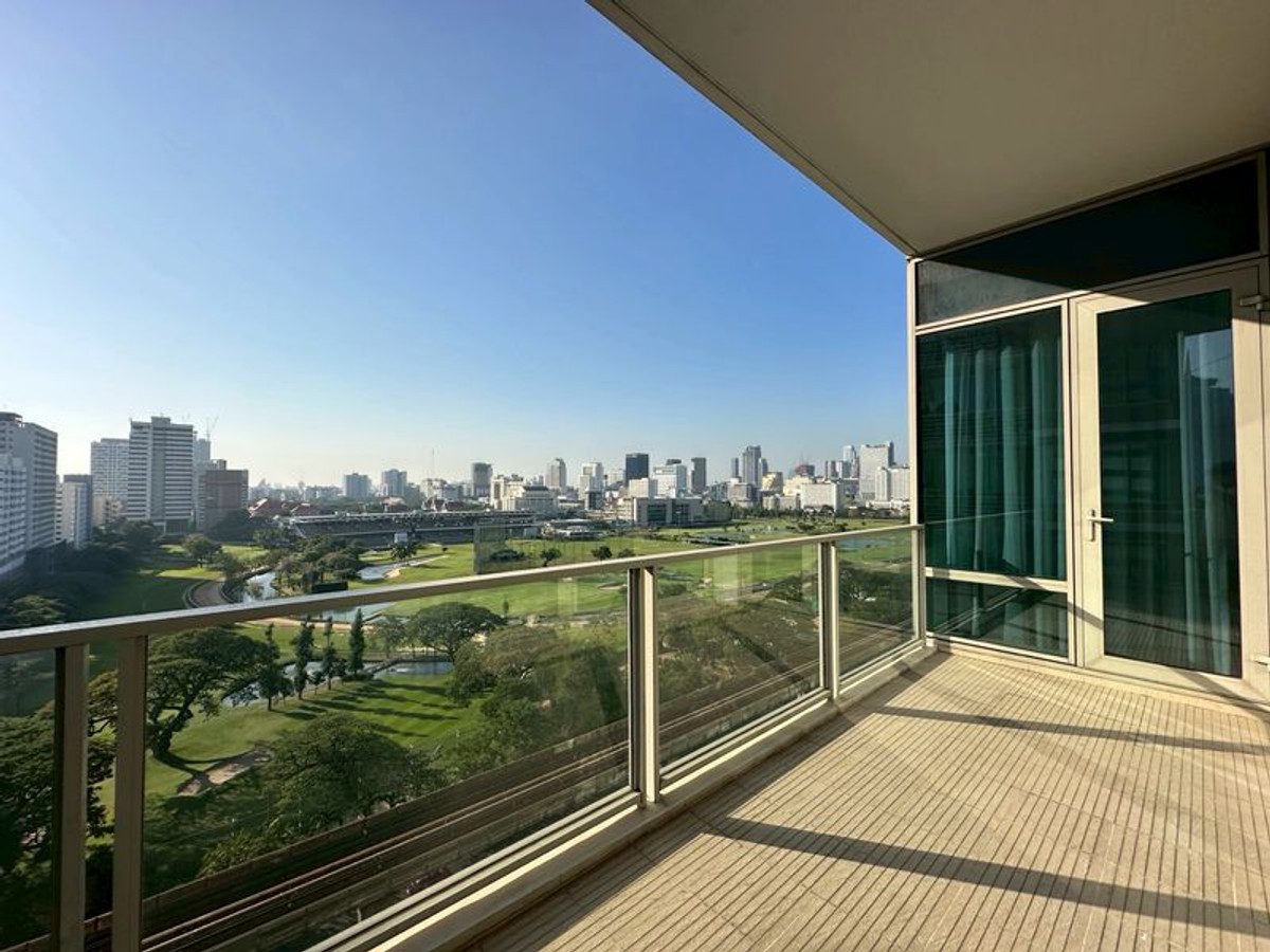 For SaleCondoWitthayu, Chidlom, Langsuan, Ploenchit : 🌟Luxury condo for sale next to Lumpini Park at 185 Ratchadamri, 2 bedrooms, fully furnished, wide balcony, beautiful view of The Royal Bangkok Sports Club and Lumpini Park, near BTS Ratchadamri, ready to move in.