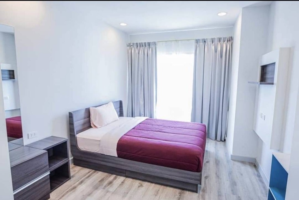 For RentCondoSathorn, Narathiwat : For rent✨Centric Sathorn - Saint Louis✨ High floor, city view, furniture, complete electrical appliances, near BTS St. Louis.