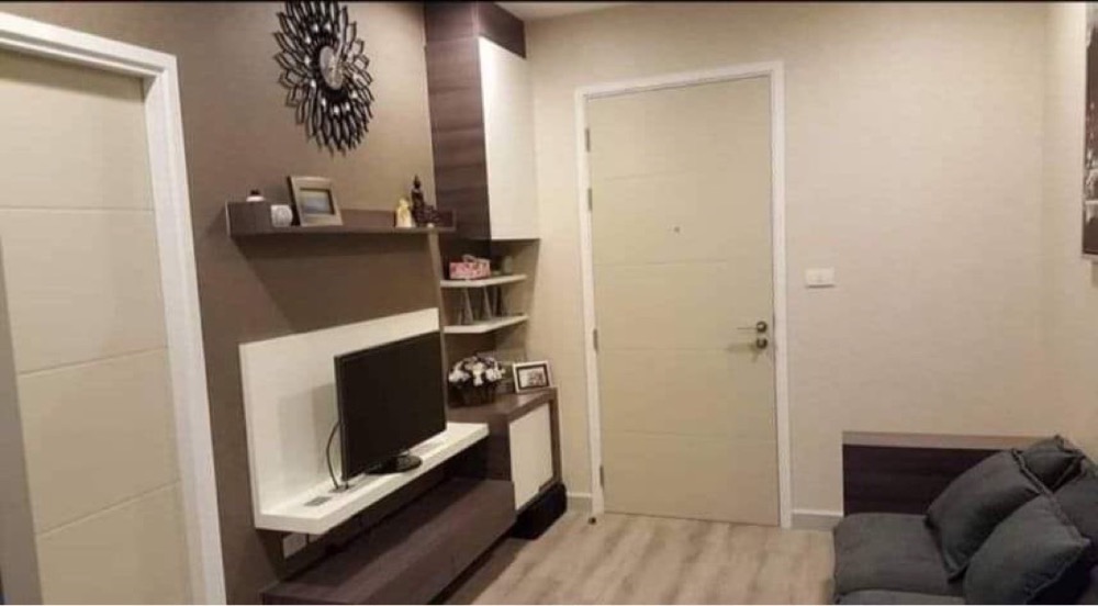 For RentCondoSathorn, Narathiwat : For rent 🔥Centric Sathorn - Saint Louis🔥 Location in the heart of Sathorn, near BTS St. Louis, furniture, complete electrical appliances.