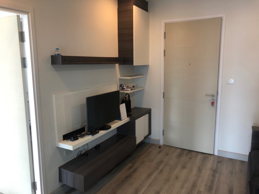 For RentCondoSathorn, Narathiwat : For rent ✨Centric Sathorn - Saint Louis✨ Location on Sathorn Road, near BTS Saint Louis, furniture, complete electrical appliances.