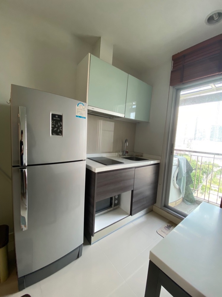 For RentCondoSathorn, Narathiwat : For rent 🔥Centric Sathorn - Saint Louis 🔥Furniture Complete electrical appliances Ready to move in, near BTS St. Louis.