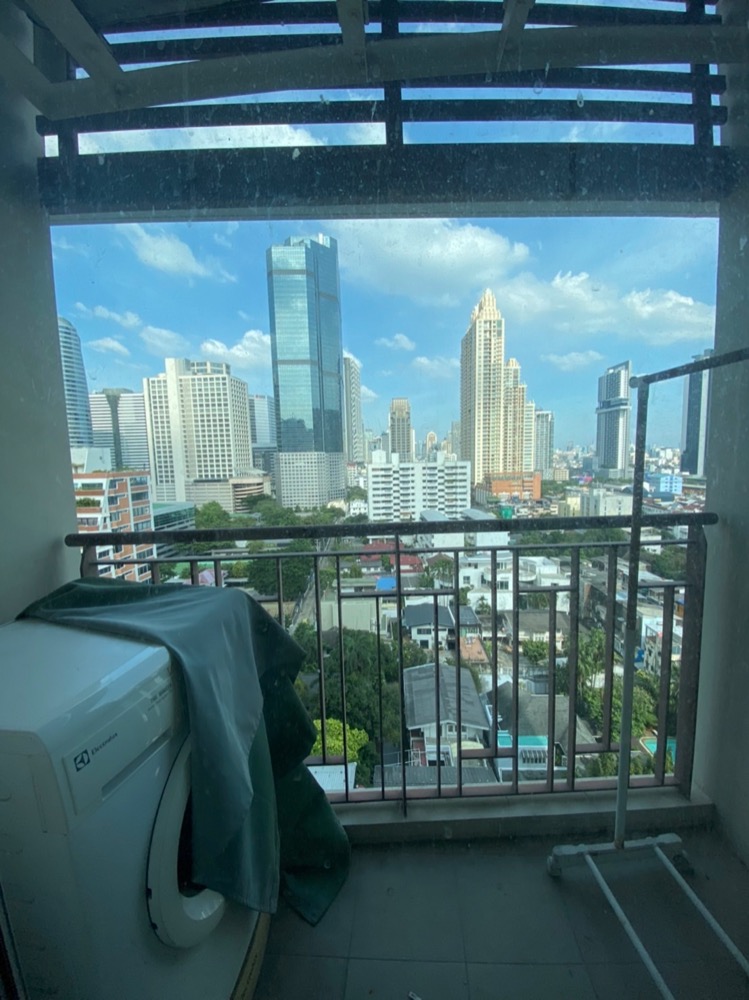 For RentCondoSathorn, Narathiwat : For rent 🔥Centric Sathorn - Saint Louis 🔥Furniture Complete electrical appliances Ready to move in, near BTS St. Louis.