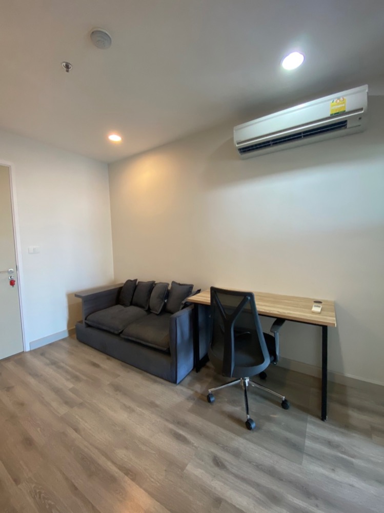 For RentCondoSathorn, Narathiwat : For rent 🔥Centric Sathorn - Saint Louis 🔥Furniture Complete electrical appliances Ready to move in, near BTS St. Louis.