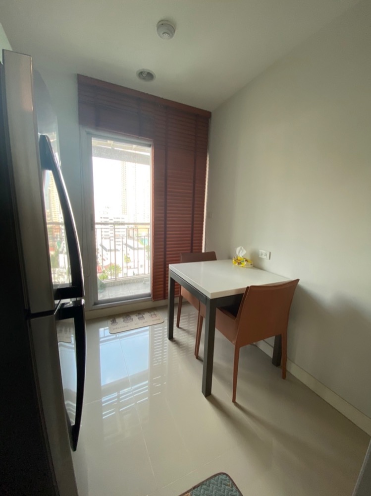 For RentCondoSathorn, Narathiwat : For rent 🔥Centric Sathorn - Saint Louis 🔥Furniture Complete electrical appliances Ready to move in, near BTS St. Louis.