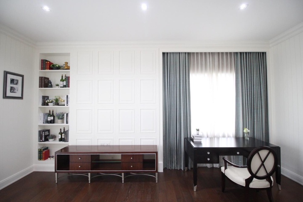 For RentHouseBangna, Bearing, Lasalle : For sale or rent luxury House Narasiri Bangna 4 bedrooms  near Mega Bangna 📞092-4252445 