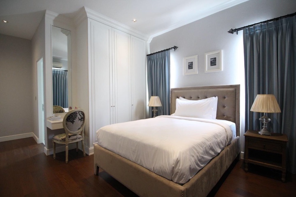 For RentHouseBangna, Bearing, Lasalle : For sale or rent luxury House Narasiri Bangna 4 bedrooms  near Mega Bangna 📞092-4252445 