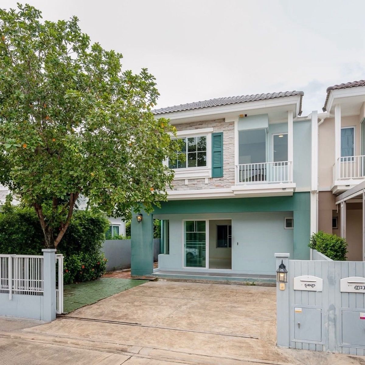 ขายบ้านพุทธมณฑล ศาลายา : Villaggio Pinklao - Salaya  บ้านแฝดพร้อมอยู่ (วิลลาจจิโอ ปิ่นเกล้า - ศาลายา 
